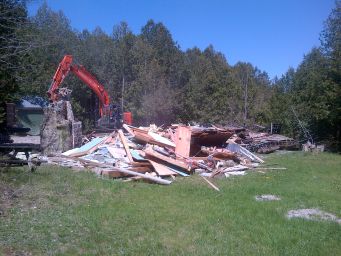 2. demolition/West Grey-20170515-00452